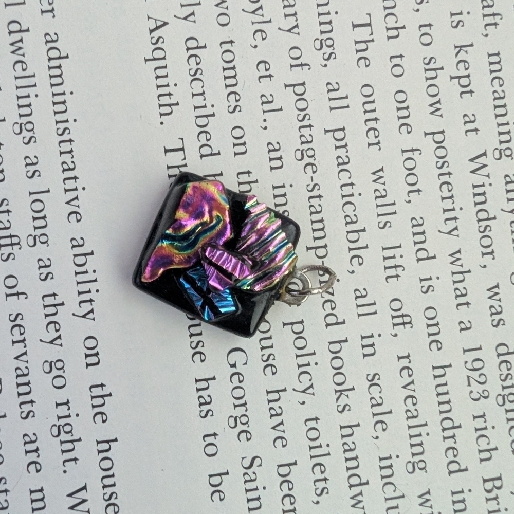 Colorful Geometric Pendant - Picture 5 of 6